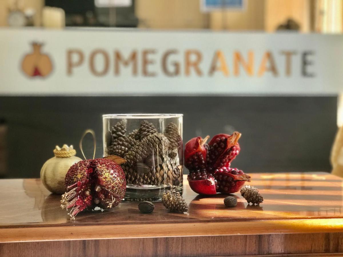 Pomegranate Hotel Kutaisi Exteriör bild